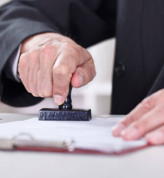 ¿Hay que notarizar un contrato para que sea legal?